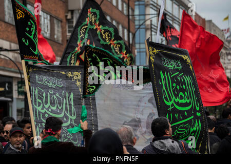 Londres, Royaume-Uni. 20 Sep 2018. Jour Ashura - mars mars musulmans britanniques d'Oxford Street pour commémorer la mémoire de Hussain, le petit-fils du martyr Prohète Muhamed. Crédit : Guy Bell/Alamy Live News Banque D'Images