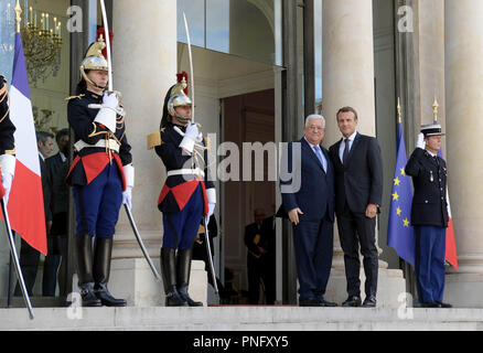 Paris, Paris, France. Sep 21, 2018. Le président palestinien Mahmoud Abbas rencontre le président français Emmanuel Macron à l'Elysée à Paris, France, le 21 septembre, 2018 Crédit : Thaer Ganaim Images/APA/ZUMA/Alamy Fil Live News Banque D'Images