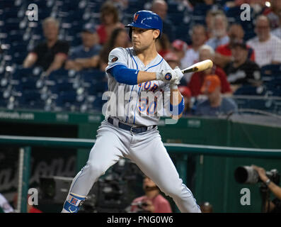 Washington, États-Unis d'Amérique. Sep 20, 2018. Le voltigeur des Mets de New York Michael Conforto (30) de chauves-souris dans la première manche contre les Nationals de Washington au Championnat National Park à Washington, DC le Jeudi, Septembre 20, 2018. Credit : Ron Sachs/CNP (restriction : NO New York ou le New Jersey Journaux ou journaux dans un rayon de 75 km de la ville de New York) | Conditions de crédit dans le monde entier : dpa/Alamy Live News Banque D'Images