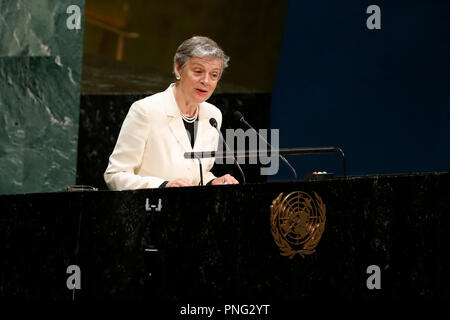 New York, USA. 21 sept 2018. Mme Nane Annan, épouse de l'ancien secrétaire général des Nations Unies, Kofi Annan, adresse un hommage commémoratif à son mari au siège des Nations Unies à New York, le 21 septembre, 2018. Credit : Muzi Li/Xinhua/Alamy Live News Banque D'Images