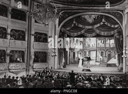 Titre original : MUSICA DE AYER. Titre en anglais : MUSICA DE AYER. Année : 1959. Directeur : JUAN DE ORDUÑA. Credit : JUAN DE ORDUÑA / Album Banque D'Images