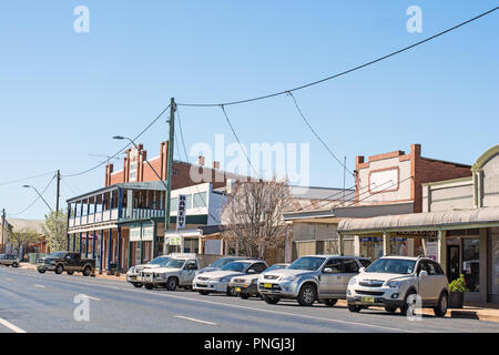 Boutiques de la rue principale, Dunedoo, centre-ouest de la Nouvelle-Galles du Sud, Australie. Banque D'Images