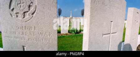 Close-up à partir de la pierre tombale sur un cimetière militaire de la première worldwar Banque D'Images