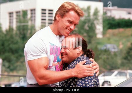 Titre original : des jumeaux. Titre en anglais : Twins. Année : 1988. Réalisateur : Ivan REITMAN. Stars : DANNY DEVITO ; Arnold Schwarzenegger. Credit : UNIVERSAL PICTURES / Album Banque D'Images