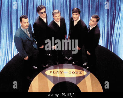 Titre original : QUE CE QUE VOUS FAITES. Titre en anglais : QUE CE QUE VOUS FAITES. Année : 1996. Réalisateur : Tom Hanks. Stars : Tom Hanks, Tom Everett Scott ; JONATHON SCHAECH ; Steve Zahn, ETHAN EMBRY. Crédit : 20TH CENTURY FOX / CARUSO, Phillip / Album Banque D'Images