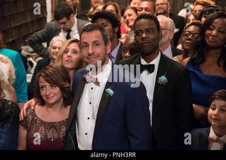 DATE DE SORTIE : Avril 27, 2018 Title : La semaine du studio : BAC 2007 Réalisateur : Robert Smigel PLOT : deux pères avec des personnalités opposées s'unissent pour célébrer le mariage de leurs enfants. Ils sont forcés de passer la semaine la plus longue de leur vie ensemble, et le grand jour ne peut pas venir assez vite. Avec : Adam Sandler, Chris Rock, Steve Buscemi. (Crédit Image : ©/Netflix Entertainment Photos) Banque D'Images