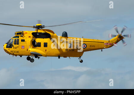 Westland Sea King ZE370, vallée de la RAF, Anglesey Banque D'Images