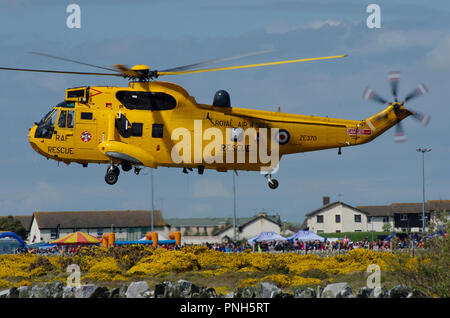 Westland Sea King ZE370, vallée de la RAF, Anglesey Banque D'Images