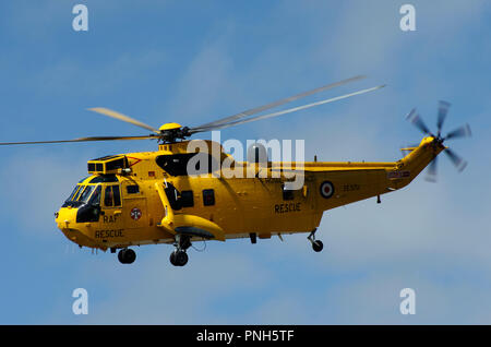 Westland Sea King ZE370, vallée de la RAF, Anglesey Banque D'Images