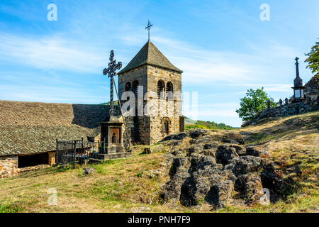 Saint Floret, église de la Chastel et tombes médiénales. Puy de Dôme. Auvergne Rhône Alpes. France Banque D'Images