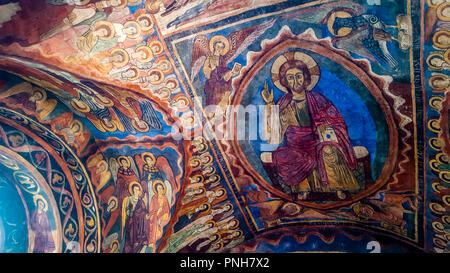 Jésus-christ Pantocrator fresco, basilique Saint-Julien, Brioude. La Haute Loire. L'Auvergne. France Banque D'Images