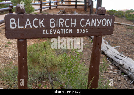 Bouleau noir signe Canyon dans le Parc National de Bryce Canyon Banque D'Images