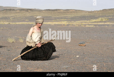 Titre original : LE CHEMIN DU RETOUR. Titre en anglais : LE CHEMIN DU RETOUR. Année : 2010. Réalisateur : Peter Weir. Stars : Saoirse Ronan. Credit : EN ROUTE / Album Banque D'Images