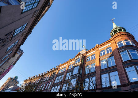 Købmagergade, Rundetårn (Tour Ronde) et le mercure statue à Copenhague, Danemark Banque D'Images