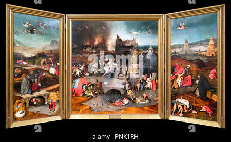 La Tentation de saint Antoine, un triptyque de Jérôme Bosch (c.1450-1516), huile sur panneau de chêne, c.1500. Banque D'Images