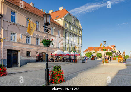 Gniezno, Pologne grande province, la Pologne. Tumska street dans le quartier de la vieille ville. Banque D'Images