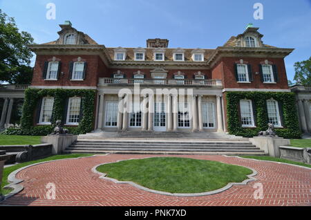 Old Westbury, l'État de New York. Long Island Gold Coast Mansion. Banque D'Images