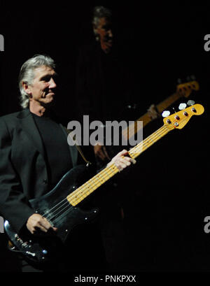 Co-fondateur de Pink Floyd Roger Waters effectue au cours de la Face Cachée de la lune à la Philips Arena d'Atlanta, en Géorgie le 22 mai 2007 Crédit : Chris McKay/MediaPunch Banque D'Images