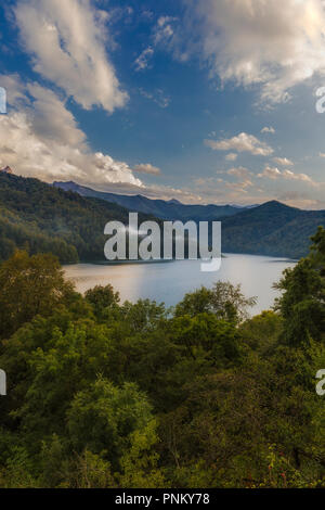 Lake Goygol en Azerbaïdjan en Septembre Banque D'Images