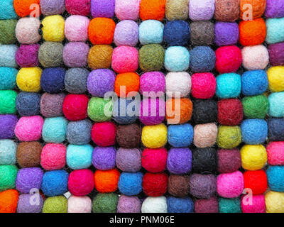 Pattern of colorful balls made of wool Banque D'Images