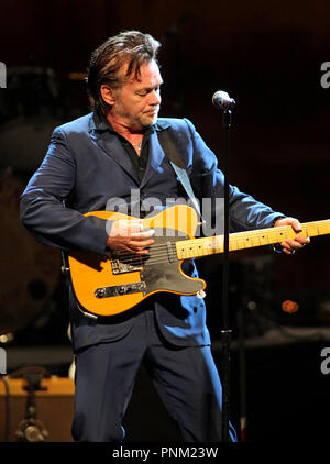 John Mellencamp se produit en concert à la Broward Center for the Performing Arts à Fort Lauderdale, en Floride le 3 mars 2011. Banque D'Images