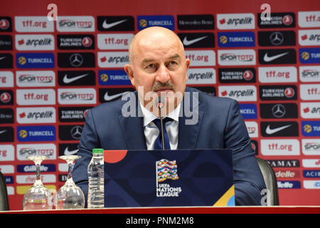 Trabzon, Turquie - 7 septembre 2018. L'entraîneur de l'équipe nationale de football russe Stanislav Cherchesov lors d'une conférence de presse à la suite de l'UEFA Ligue des Nations Unies mat Banque D'Images