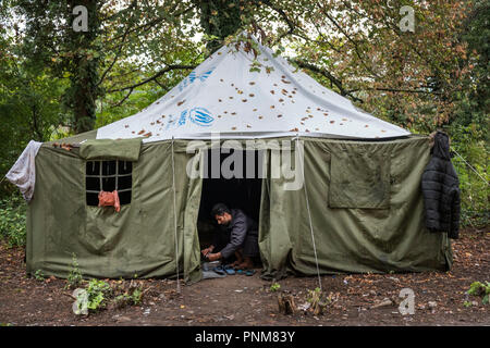 L'Europe, Bosnie, Bihac, 02 Septembre 2018 : dans la ville sur la frontière avec la Croatie le migrants vivent à l'intérieur de tentes recouvertes de plastique en raison de la pluie Banque D'Images