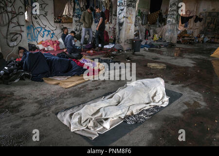 L'Europe, Bosnie, Bihac, 02 Septembre 2018 : dans la ville sur la frontière avec la Croatie le migrants vivent à l'intérieur de tentes recouvertes de plastique en raison de la pluie Banque D'Images