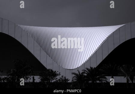 KAOHSIUNG, TAIWAN -- 5 mai 2018 : vue détaillée de la récente National Centre for the Performing Arts situé dans la région métropolitaine de Weiwuying Banque D'Images