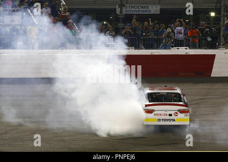 Richmond, Virginia, USA. Sep 21, 2018. Christopher Bell (20) gagne le Bowling 250 de Richmond Raceway à Richmond, en Virginie. Crédit : Chris Owens Asp Inc/ASP/ZUMA/Alamy Fil Live News Banque D'Images