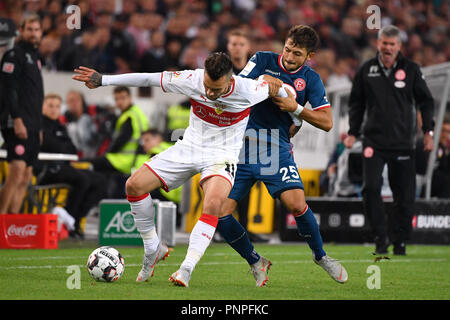 Stuttgart, Allemagne. Sep 21, 2018. Anastasios DONI (VFB Stuttgart), action, les duels contre Matthias ZIMMERMANN (Fortuna Düsseldorf). Soccer 1. 4.Bundesliga, journée, journée04, le VFB Stuttgart (S) -Fortuna Dusseldorf (D) 0-0, 21/09/2018 à Stuttgart/Allemagne. MERCEDES BENZ ARENA. DFL RÈGLEMENT INTERDIT TOUTE UTILISATION DE PHOTOGRAPHIE COMME DES SÉQUENCES D'IMAGES ET/OU QUASI VIDÉO. Utilisation dans le monde entier | Credit : dpa/Alamy Live News Crédit : afp photo alliance/Alamy Live News Banque D'Images