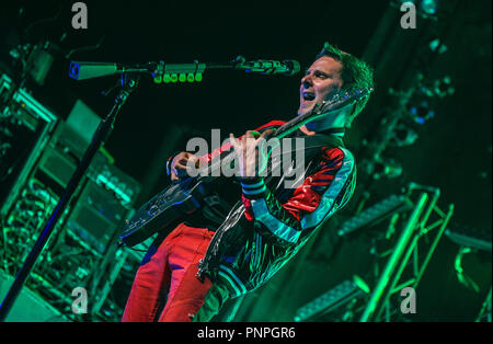 Hambourg, Allemagne. 21 sept 2018. Matthew Bellamy, le guitariste avec le groupe britannique Muse, sera sur la scène du Festival Reeperbahn pendant la Warner Music la nuit. Le Reeperbahn Festival a lieu du 19 au 22 septembre dans la ville hanséatique. Photo : Axel Heimken/dpa dpa : Crédit photo alliance/Alamy Live News Banque D'Images