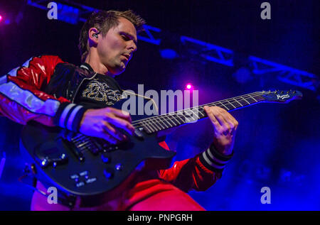 Hambourg, Allemagne. 21 sept 2018. Matthew Bellamy, le guitariste avec le groupe britannique Muse, sera sur la scène du Festival Reeperbahn pendant la Warner Music la nuit. Le Reeperbahn Festival a lieu du 19 au 22 septembre dans la ville hanséatique. Photo : Axel Heimken/dpa dpa : Crédit photo alliance/Alamy Live News Banque D'Images