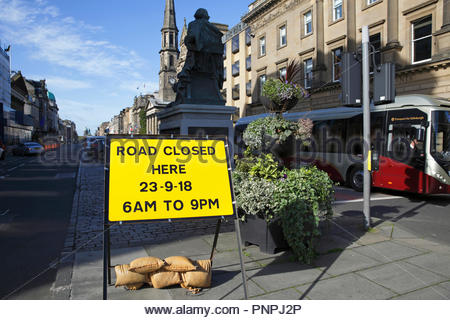 Edinburgh, Royaume-Uni. 22 Septembre, 2018. Centre-ville Travaux routiers à la George Street route fermée 23 /09/18 6h à 21h. Credit : Craig Brown/Alamy Live News. Banque D'Images