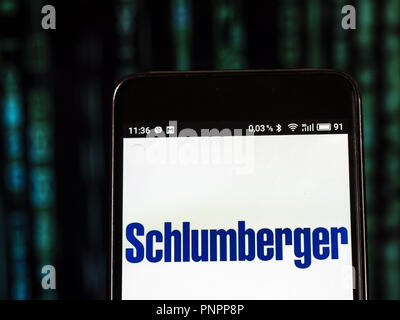 16 septembre 2018 - Kiev, Ukraine - Schlumberger Limited vu le logo affiché sur le téléphone intelligent. Schlumberger Limited est la plus importante entreprise de services pétroliers. (Crédit Image : © Igor Golovniov/SOPA des images à l'aide de Zuma sur le fil) Banque D'Images