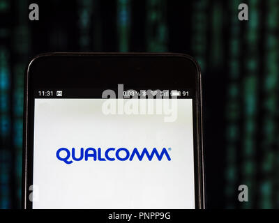 16 septembre 2018 - Kiev, Ukraine - logo Qualcomm vu affichée sur téléphone intelligent. Qualcomm est une multinationale américaine de semi-conducteurs et d'équipements de télécommunications qui conçoit et commercialise des produits et des services de télécommunications sans fil. (Crédit Image : © Igor Golovniov/SOPA des images à l'aide de Zuma sur le fil) Banque D'Images