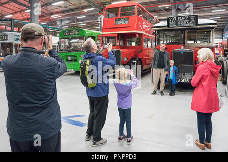 Des scènes du London Transport Museum Depot, qui ouvre ses portes au public deux fois par année. Date de la photo : Samedi, 22 Septembre, 2018. Photo : Roger Garfield/Alamy Live News Banque D'Images