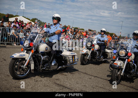 Philadelphia, PA, USA. 22 Sep, 2018. L'agent motard de la police de Philadelphie Ministère participent à l'Hero Thrill Show, un événement annuel de collecte de fonds pour les enfants de premiers intervenants, le 22 septembre 2018. Crédit : Michael Candelori/ZUMA/Alamy Fil Live News Banque D'Images