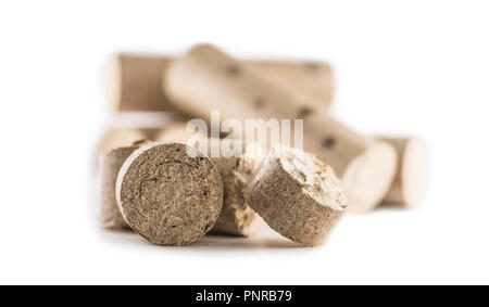 Briquettes en bois pressé à partir de la biomasse, sur fond blanc fond isolé Banque D'Images