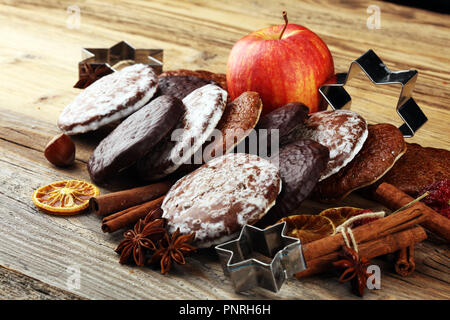 Pains d'Allemand typique comme Lebkuchen et Aachener Printen. biscuits de Noël aux épices. Banque D'Images