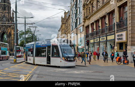 Edimbourg ECOSSE TRAM ET LIGNES DE TRAMWAY Princes Street Banque D'Images