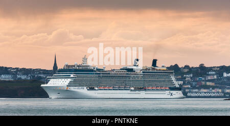 Cobh, Irlande. 27 avril, 2018. La ville de Cobh Co. Cork agit comme une toile de fond de la chemise Celebrity Eclipse comme elle part sur la prochaine étape de son cru Banque D'Images