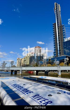 Bateau de croisière Melbourne sur le Fleuve Yarra, Melbourne, VIC, Australie Banque D'Images