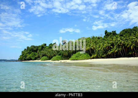 Plage tropicale de Coibita, aka Rancheria. Parc national de Coiba, Panama Banque D'Images