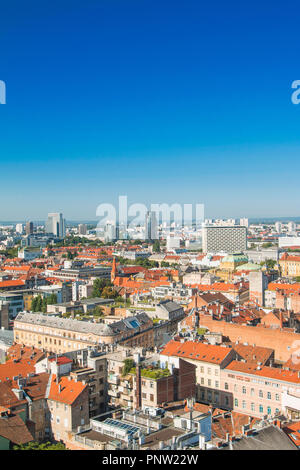 Le centre-ville de Zagreb et d'affaires moderne horizon towers vue panoramique, capitale de la Croatie Banque D'Images