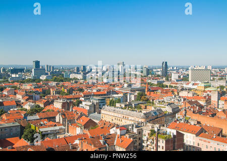 Le centre-ville de Zagreb et d'affaires moderne horizon towers vue panoramique, capitale de la Croatie Banque D'Images