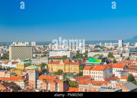 Le centre-ville de Zagreb et d'affaires moderne horizon towers vue panoramique, capitale de la Croatie Banque D'Images