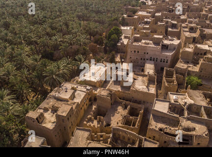 Vieille ville d'Al Hamra et ses plantations date en Oman Banque D'Images