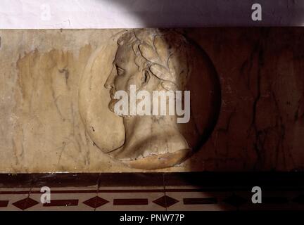 Soulager EN MARMOL DE ROSTRO DE PERSONAJE ROMANO - SIGLO XVI - RENACIMIENTO ITALIANO. Auteur : CAMILANI FRANCISCO. Emplacement : PALACIO DE SOTOFERMOSO. ABADIA. CACERES. L'ESPAGNE. Banque D'Images