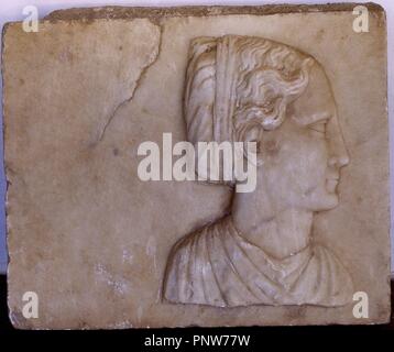 Soulager EN MARMOL DE UN ROSTRO FEMENINO - SIGLO XVI - RENACIMIENTO ITALIANO. Auteur : CAMILANI FRANCISCO. Emplacement : PALACIO DE SOTOFERMOSO. ABADIA. CACERES. L'ESPAGNE. Banque D'Images